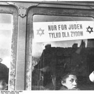 पोलैंड में पहली यहूदी बस्ती का निर्माण