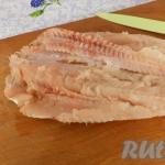 Sebzeli fırında pişmiş hake Fırında pişmiş hake balığı tarifi