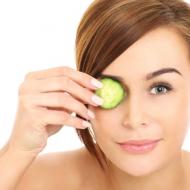 A legolcsóbb és leggyorsabb módszerek az arc duzzanatának eltávolítására a zúzódásból