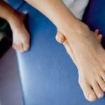 Cēloņi un sāpju ārstēšana pirkstu uz kājas