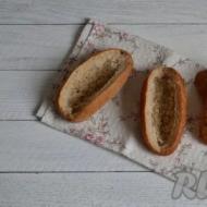 Recepte: Olu kultenis uz maizītes - olu kultenis ar desu un sieru, cepts bulciņā