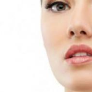 額にきびの原因：どの臓器が苦しむ