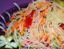 Funchose saláta sárgarépával koreai nyelven, recept fényképpel