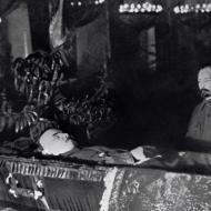 Igaz-e, hogy V.I.  Lenin szifiliszben szenvedett.  Bebizonyosodott: Lenin mutáns volt, nem szifilitikus 