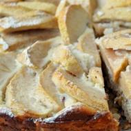 食事ケーキ - オーブンやマルチコーブーの写真でレシピ上で低カロリーベーキングを調理する方法