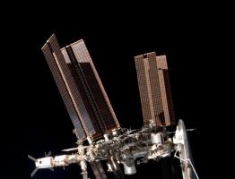 अंतर्राष्ट्रीय अंतरिक्ष स्टेशन कितने वर्षों से परिचालन में है?